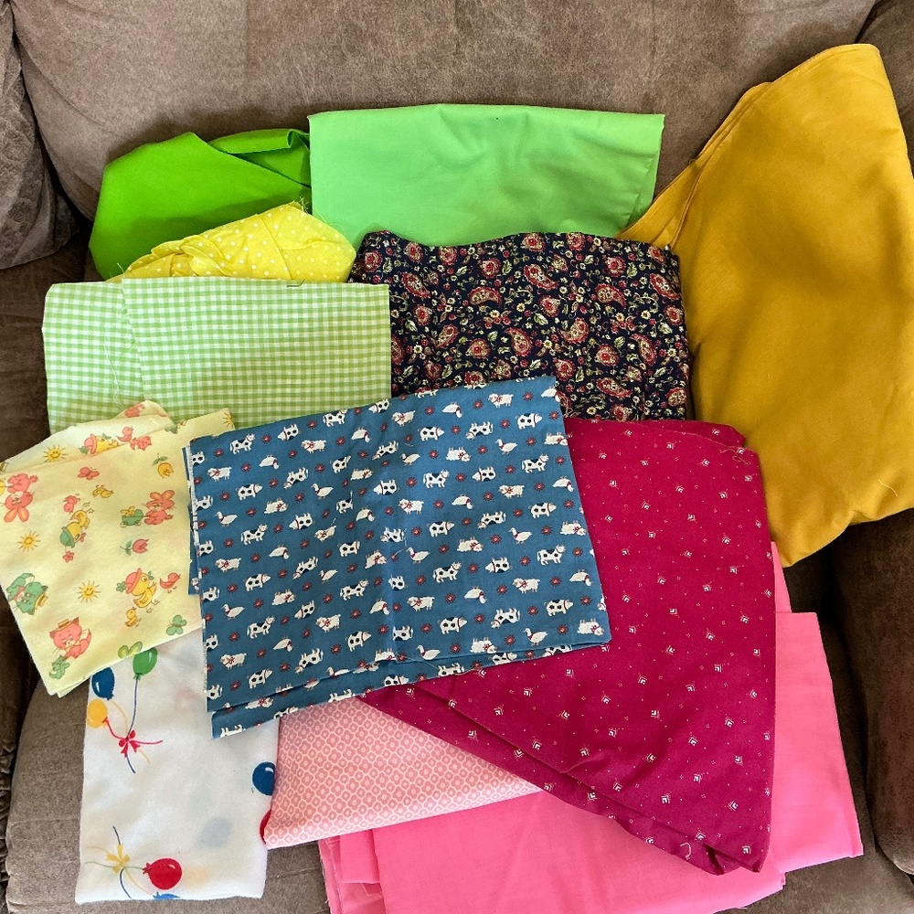 Mixed Lot of Pattern Print & Solid Remnant Fabric For Scrap Quilts